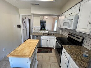 6236 Winton St in Dallas, TX - Building Photo - Building Photo