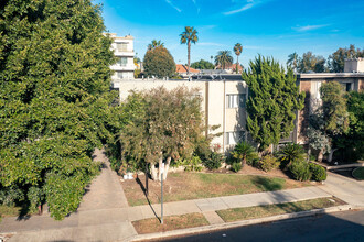 1338 S Carmelina Ave in Los Angeles, CA - Building Photo - Building Photo