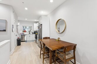 2432 Jasper St, Unit 1 in Philadelphia, PA - Foto de edificio - Building Photo
