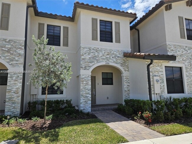 11816 SW 247th Ter in Homestead, FL - Foto de edificio - Building Photo