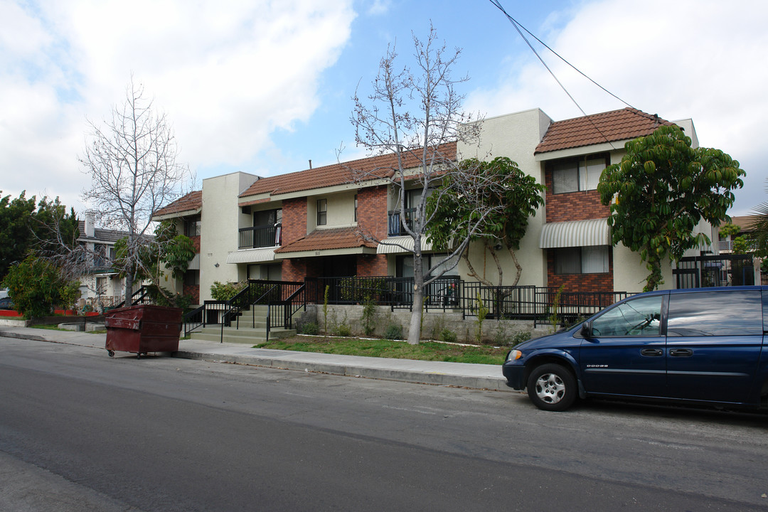 511 E Palmer Ave in Glendale, CA - Foto de edificio
