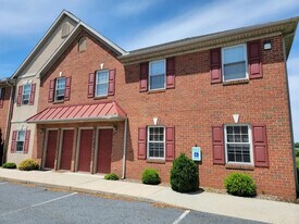 1355 Martin Ave in Ephrata, PA - Building Photo