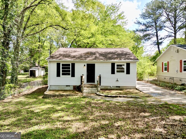 property at 110 Lamar St