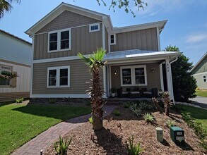 225 Turtle Cove in Panama City Beach, FL - Building Photo - Building Photo