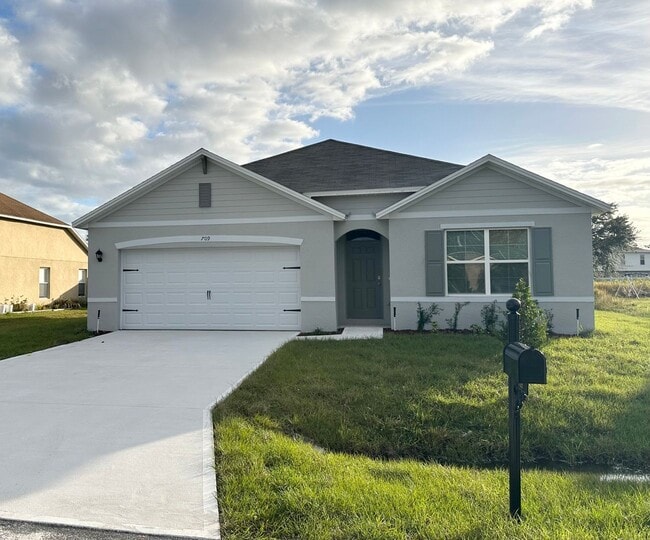 709 Versailles Ln in Kissimmee, FL - Building Photo - Building Photo