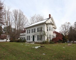 308 Main St in Lakeville, CT - Building Photo
