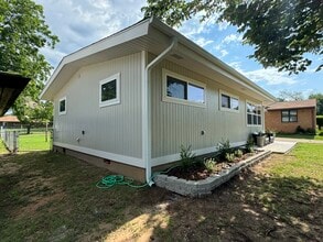 1442 E Broadway St in Cushing, OK - Building Photo - Building Photo