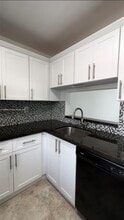 8015 SW 107th Ave, Unit 309 in Miami, FL - Foto de edificio - Building Photo