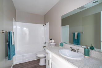 North View Terrace in Montebello, CA - Building Photo - Interior Photo