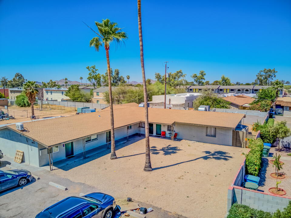 18026 N 41st St in Phoenix, AZ - Building Photo