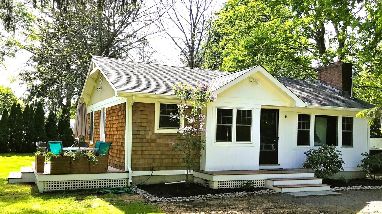 36 Whedon Ln in Madison, CT - Building Photo