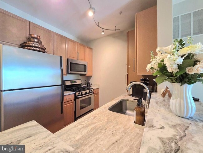 11770 Sunrise Valley Dr in Reston, VA - Building Photo - Building Photo