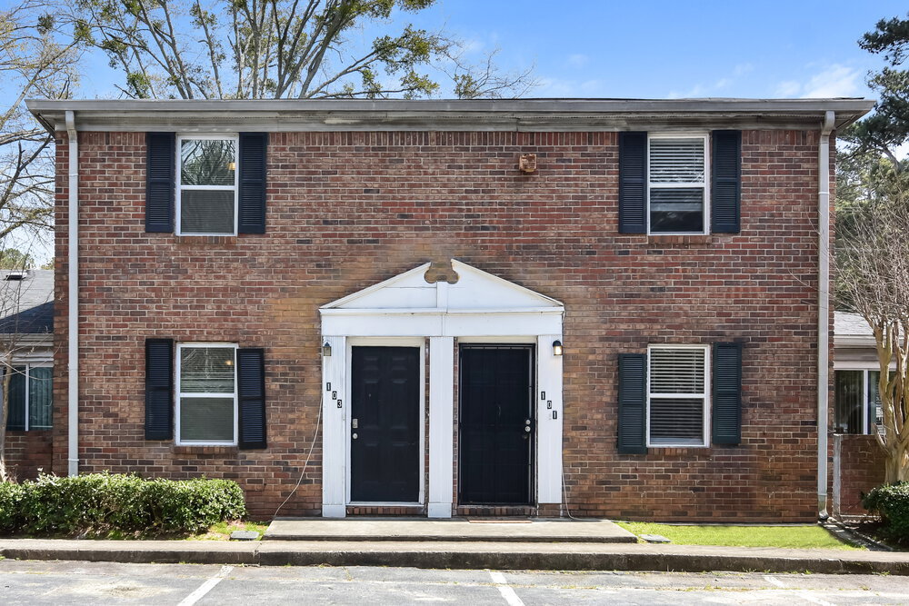 103 Plantation Dr in Clarkston, GA - Foto de edificio