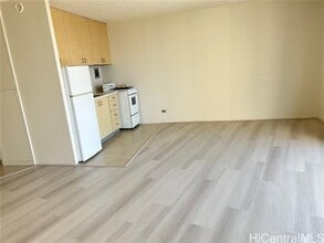 750 Amana St in Honolulu, HI - Building Photo - Building Photo