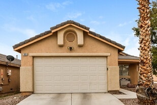 7925 Odysseus Ave in Las Vegas, NV - Building Photo