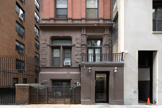 72 E 86th St in New York, NY - Building Photo - Building Photo