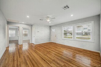 6530 Sivley St in Houston, TX - Building Photo - Building Photo