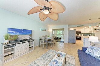 370 Base Ave E, Unit 208 in Venice, FL - Building Photo - Building Photo