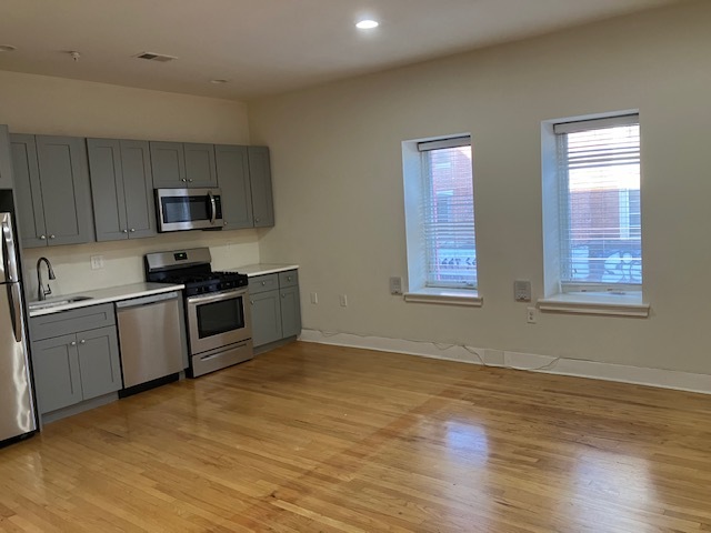 504 South St, Unit 2 in Philadelphia, PA - Building Photo