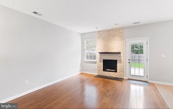 3 Carey St in Pennington, NJ - Building Photo - Building Photo