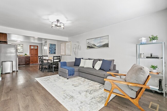 property at 3736 RedMaple Rd E