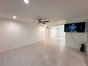 9626 Highmeadow Dr in Houston, TX - Building Photo - Building Photo