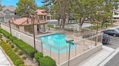 117 Boysenberry Ln in Henderson, NV - Building Photo - Building Photo