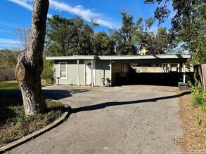 207 E Terra Alta Dr in San Antonio, TX - Foto de edificio - Building Photo