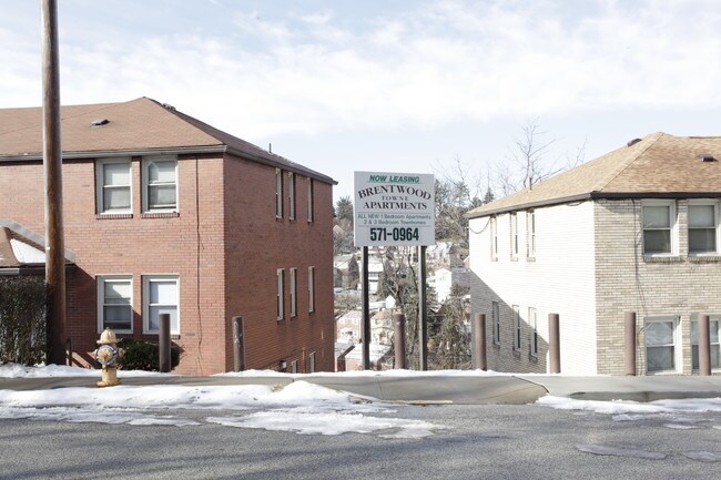 Brentwood Towne Apartments in Pittsburgh, PA - Foto de edificio - Building Photo