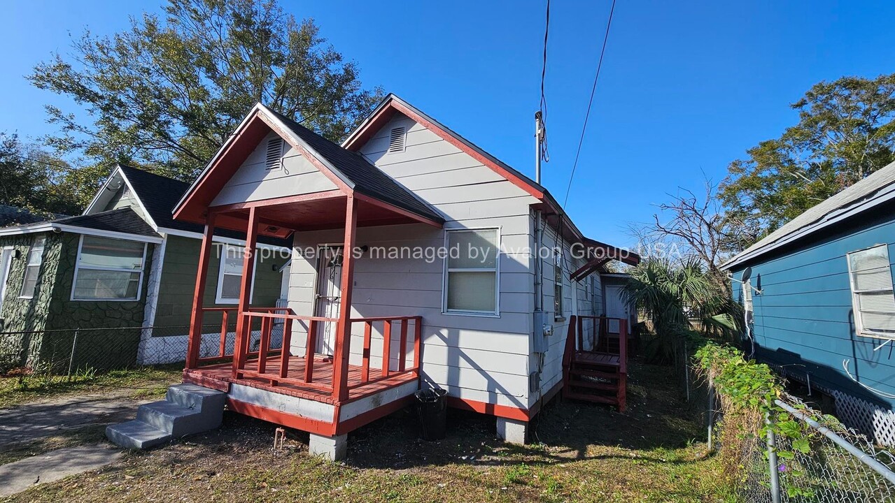 1348 Mt Herman St in Jacksonville, FL - Building Photo