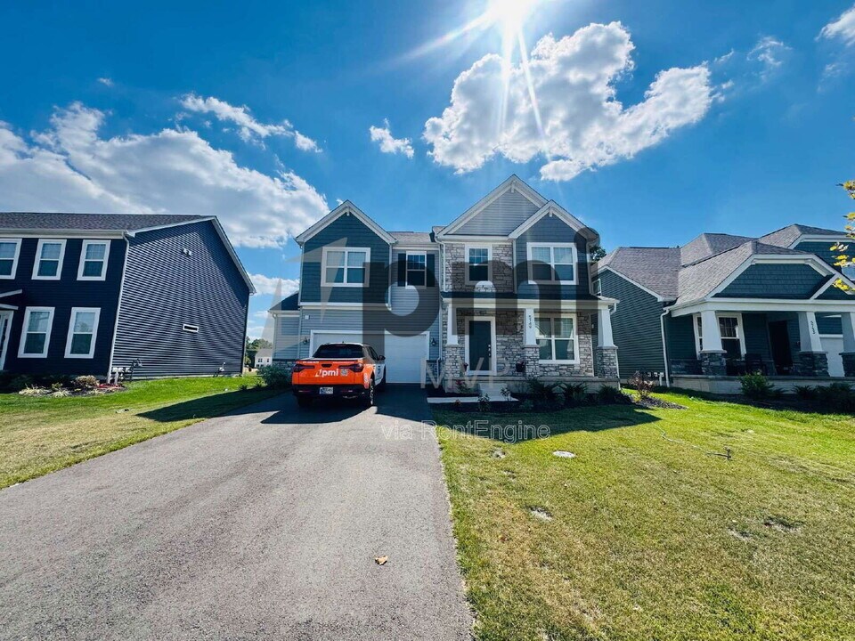 5749 Shadowfair Ln in Powell, OH - Building Photo