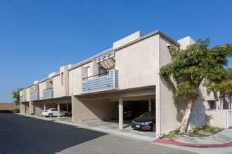 Lido Apartments - 101-197 N Ridgeway in Anaheim, CA - Building Photo - Building Photo