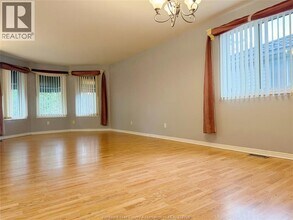 4224 Northwood Lakes Dr in Windsor, ON - Building Photo - Building Photo
