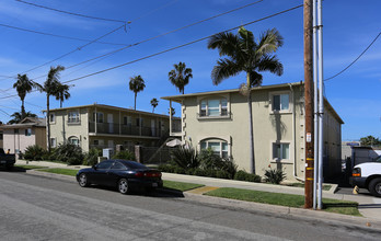 1211-1215 Mitchell St in Oceanside, CA - Building Photo - Building Photo