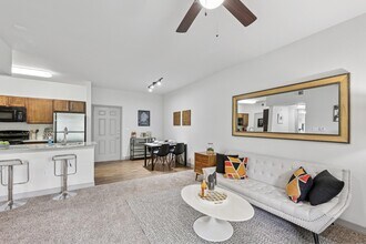 Waller Creekside in Austin, TX - Foto de edificio - Building Photo