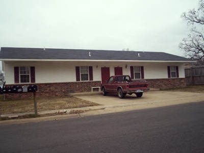 506 S Laster St in Clarksville, AR - Foto de edificio