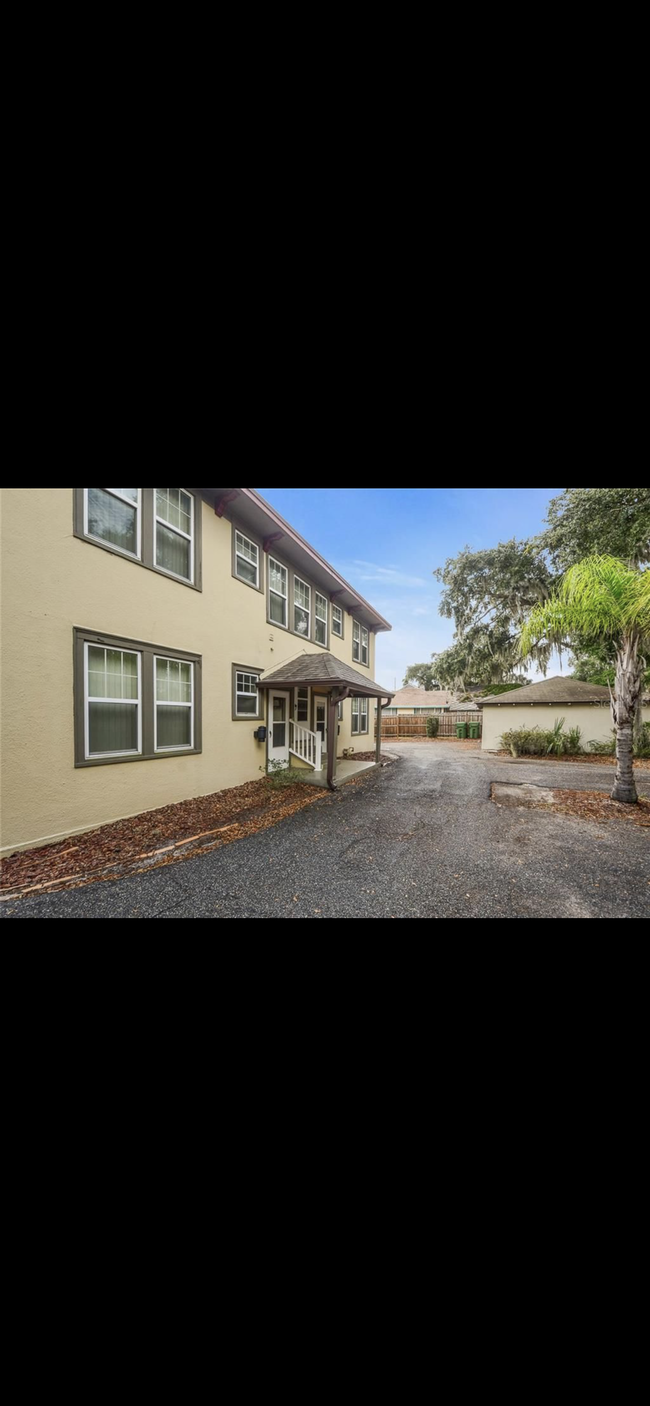 310 W Dixie Ave, Unit 4 in Leesburg, FL - Foto de edificio - Building Photo