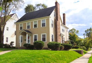 17408 Winslow Rd in Shaker Heights, OH - Building Photo