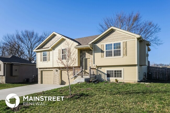 622 Autumn Dr in Belton, MO - Building Photo - Building Photo