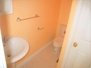 5 Clyde St, Unit 1 in Somerville, MA - Building Photo - Building Photo