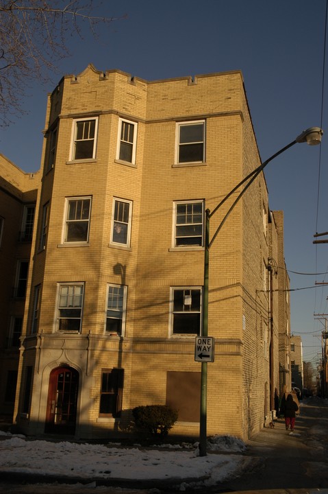 2814 W Arthur Ave in Chicago, IL - Building Photo