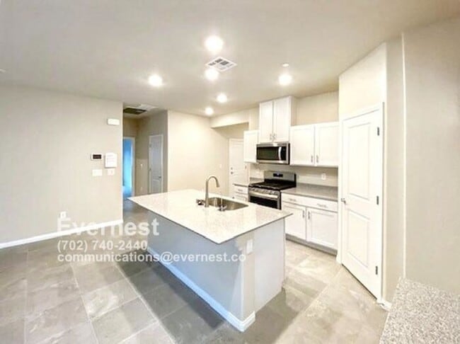 property at 497 Silver Smt Ave