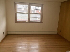 2 Dogwood Ln in Glen Cove, NY - Building Photo - Building Photo