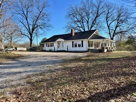 3818 Old Camden Rd in Unionville, NC - Building Photo
