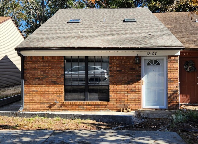 1327 Castelnau Ct in Tallahassee, FL - Building Photo - Building Photo