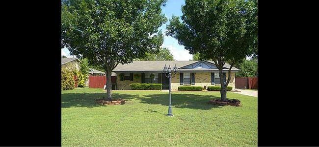 property at 208 N Meadowview Dr