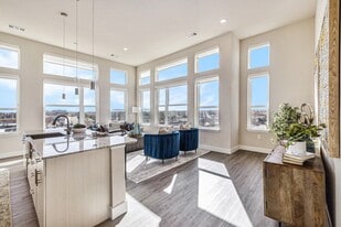Alexan Montview Plaza in Aurora, CO - Building Photo