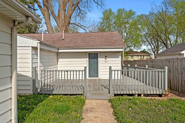 120 N 18th St in Chesterton, IN - Building Photo - Building Photo