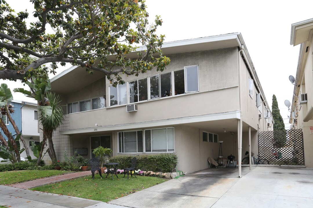 260 S Doheny Dr in Beverly Hills, CA - Building Photo