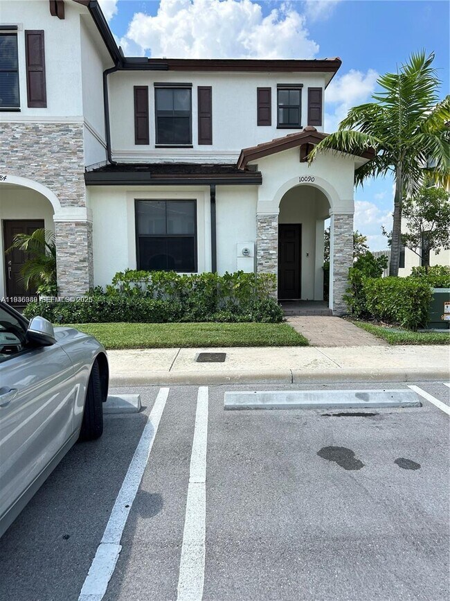 10090 SW 228th Terrace in Cutler Bay, FL - Building Photo - Building Photo